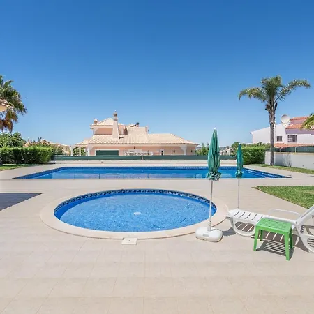 Апартаменти Garden View With Pool By Homing Албуфейра
